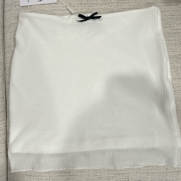 White skirt - Picture 1 of 4